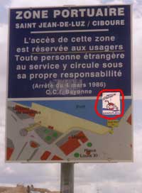 Le label Handiplage est omniprésent pour orienter les usagers vers le bord de mer